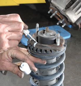 DIY Shock & Strut Installation - Extreme How To